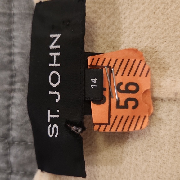 St. John Cream Blazer with Gold Buttons Size 14! - Picture 2 of 9